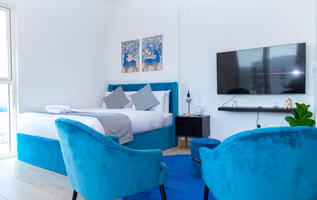 Water’s Edge 1 BR Serviced Apartment