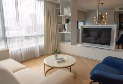 Huai Khwang Suites