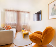 Elegant Retro Vibe Rue de Ponthieu