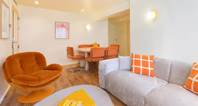 Elegant Retro Vibe Rue de Ponthieu