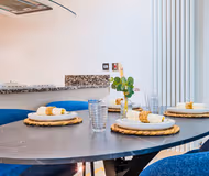 Millharbour Canary Wharf Reseidence with Balcony & River View