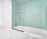 Stylish Apartment - City Centre - Parking - Balcony