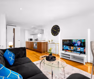 Stylish Apartment - City Centre - Parking - Balcony
