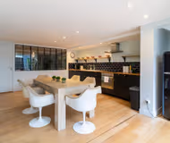 Stone's throw from the Eiffel Tower, the Seine, Pont de l 'Alma with Rooftop hot tub & Private Movie Theatre