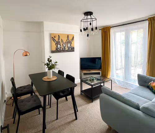 Spacious 4-Bed Home Near Cambridge City Centre