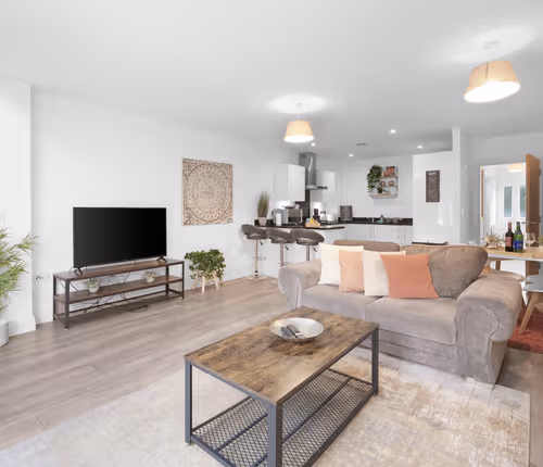 Spacious 6 Bedroom 2 Bath