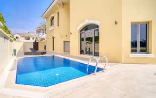 Beachfront Frond E 5BR Villa