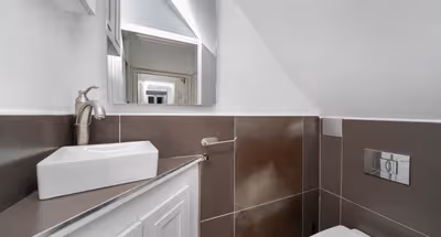 Spacious 4BR House | Parking | Garden | 500Mb WiFi