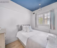 Spacious 4BR House | Parking | Garden | 500Mb WiFi