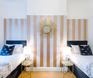Spacious 4BD Home • Free Parking • Wi-Fi • Salford