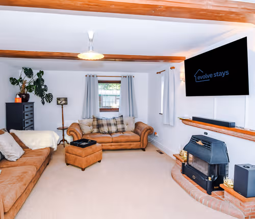 Incredible 5BR Home • Game Room • Cinema Room