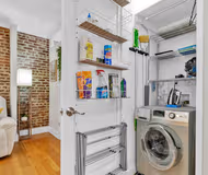 Astoria 35th Street Astoria Serviced Home