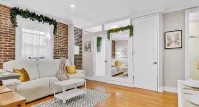 Astoria 35th Street Astoria Serviced Home