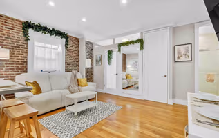 Astoria 35th Street Astoria Serviced Home