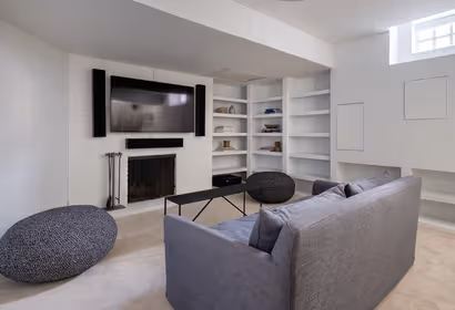 Harrison St Apartment