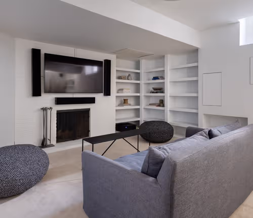 Harrison St Apartment