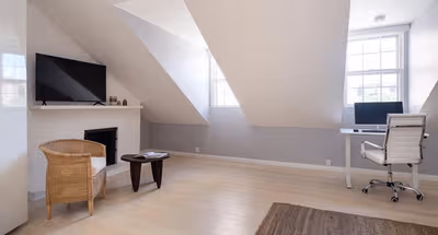 Harrison St Apartment