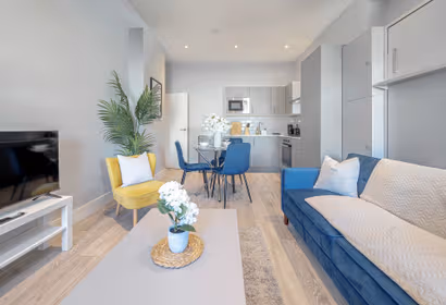 Spacious Family Apartment By CRSL