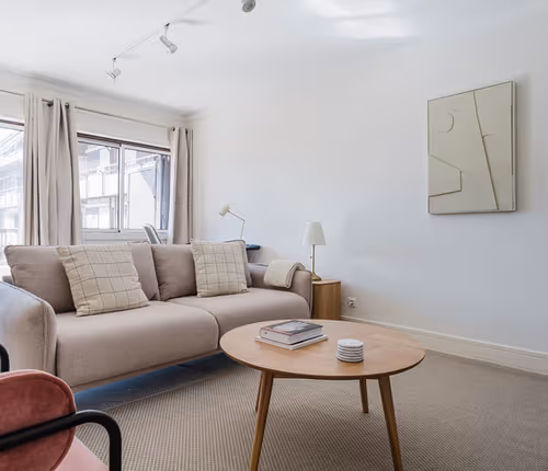 Avenida Aida Serviced Apartment