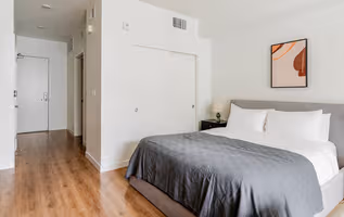 Lydian 13th St Apartment