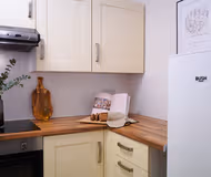 Hidden Haven | 2 BR Apartment | Free Parking | Oxford