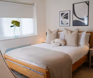 Hidden Haven | 2 BR Apartment | Free Parking | Oxford