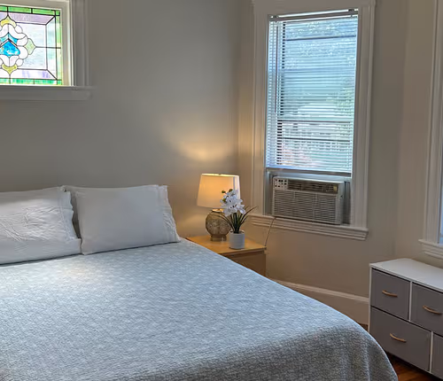 Grandview St Apartment