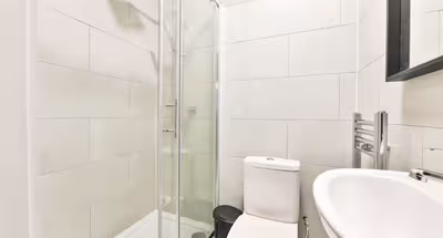 Modern 4BR Home in SE3 near North Greenwich and Kidbrooke Station Sleeps 8