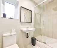 Modern 4BR Home in SE3 near North Greenwich and Kidbrooke Station Sleeps 8