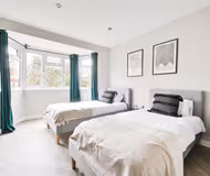 Modern 4BR Home in SE3 near North Greenwich and Kidbrooke Station Sleeps 8