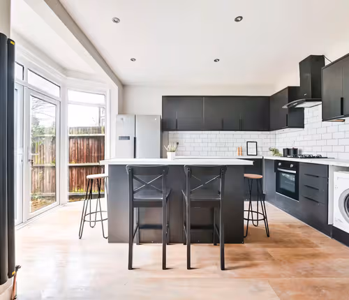 Modern 4BR Home in SE3 near North Greenwich and Kidbrooke Station Sleeps 8