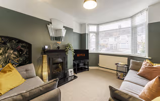 12 The Headlands Apartment