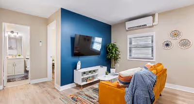 Spencer Unit B Avenue Apartment