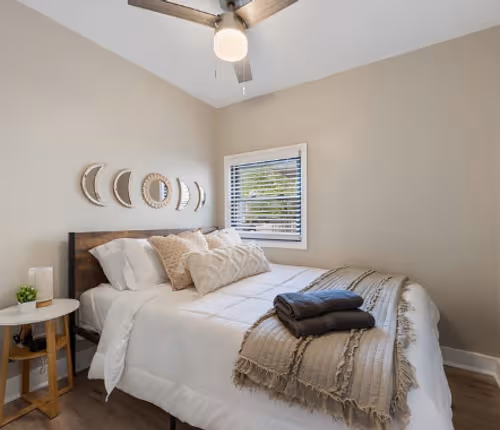 Spencer Unit B Avenue Apartment