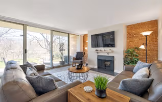 E Lake Dr Lisle Apartment