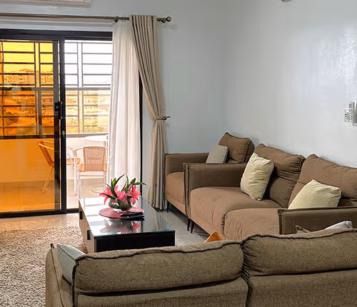 1725 Rue Lambert Serviced Apartment