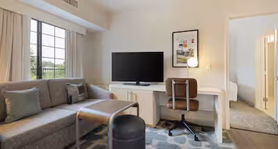 Interpace Parkway ApartHotel