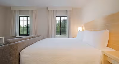 Interpace Parkway ApartHotel