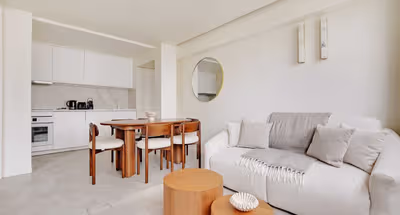 Elegant 2-Bedroom Apartment on Rue Ponthieu