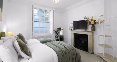 Luxury 3BR 2BA with Hot Tub & Garden
