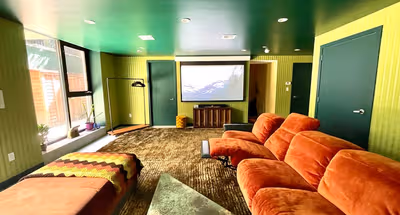 North Henry Street Apartment