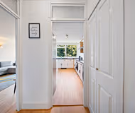 Cosy 2 Bed Chigwell Flat with Free Parking