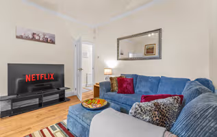 Manchester Seymour Escape Spacious 4BR Home for 8