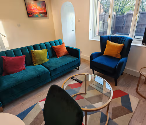 Recently Refurbished One Bedroom House With Garden