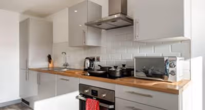 Modern 2BR Haven in Hull City Center