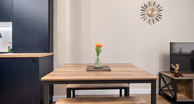 2BR Home | Walk to City | Prime Location