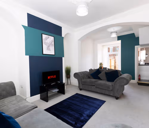 The Maple Haven – Spacious 3BR w/FREE Parking