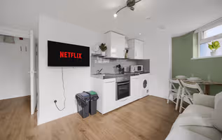 1 BR City Center | Perfect Getaway | Free WIFI