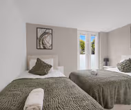 1 BR City Center | Perfect Getaway | Free WIFI