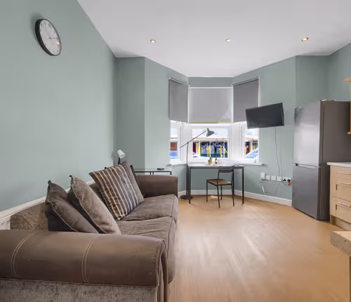 Spacious 1BR Home | City Center | Free Wifi